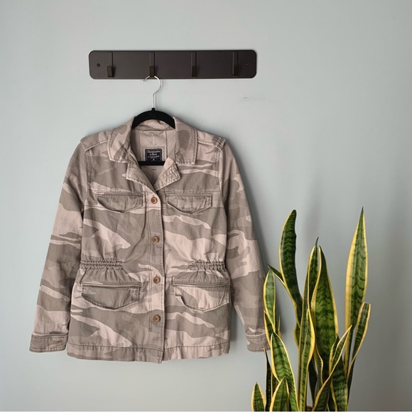 ❗️Sold❗️Abercrombie & Fitch • Camo Field Utility Jacket • Women’s Outerwear - Picture 10 of 12